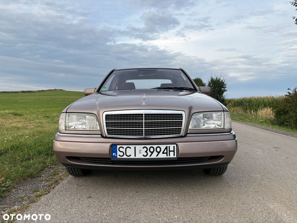 Mercedes-Benz Klasa C 180 Elegance - 8