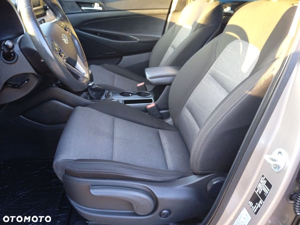 Hyundai Tucson 1.6 GDI BlueDrive GO 2WD - 9