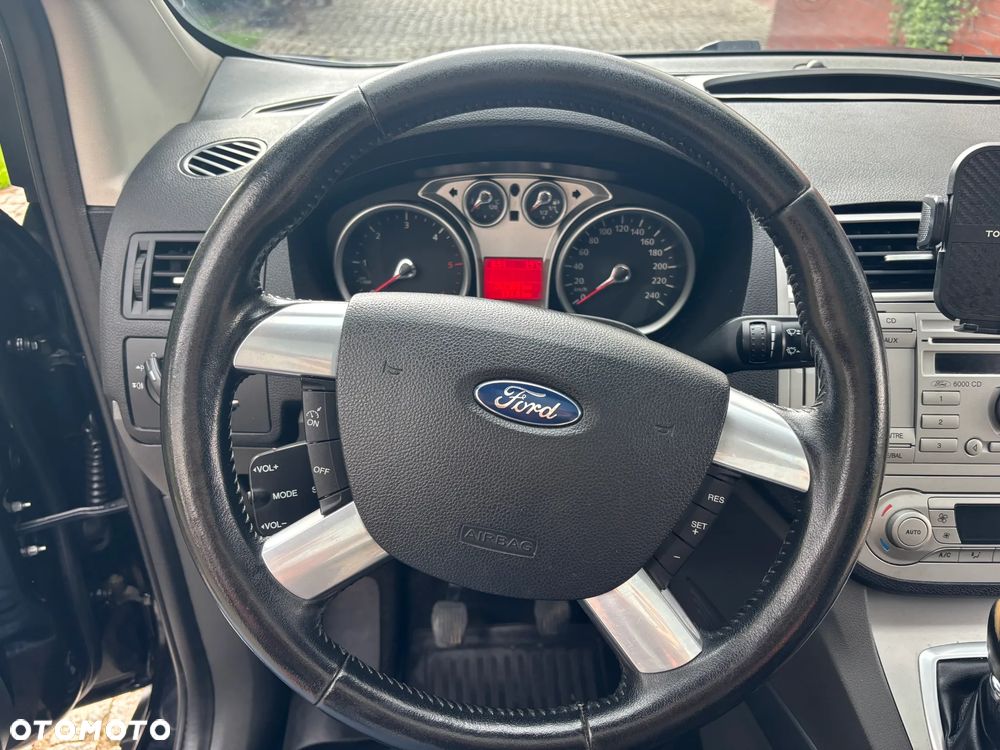 Ford Kuga 2.0 TDCi 4x4 Titanium - 16