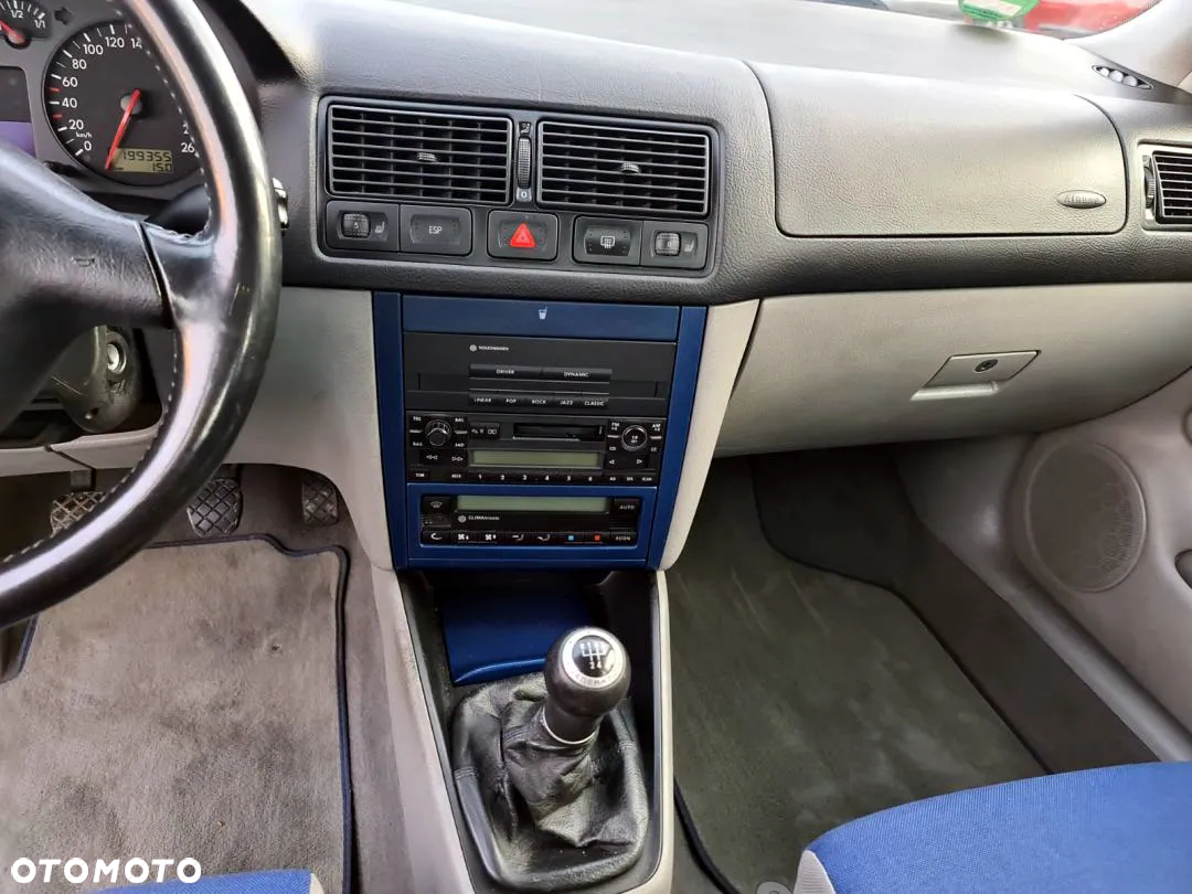 Volkswagen Golf IV 1.6 Highline - 22