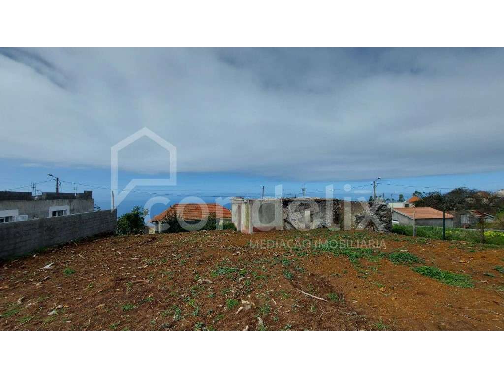 Propriedade para Recuperar com Vista Mar na Ponta do Pargo - Grande imagem: 4/17