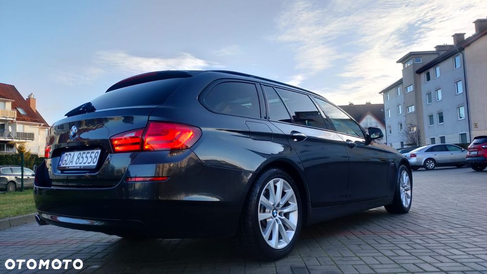 BMW Seria 5 525d Sport-Aut - 12