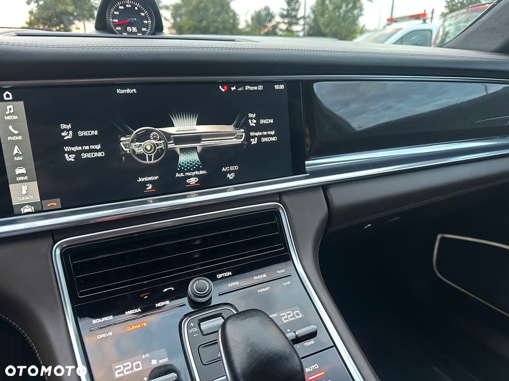 Porsche Panamera - 18