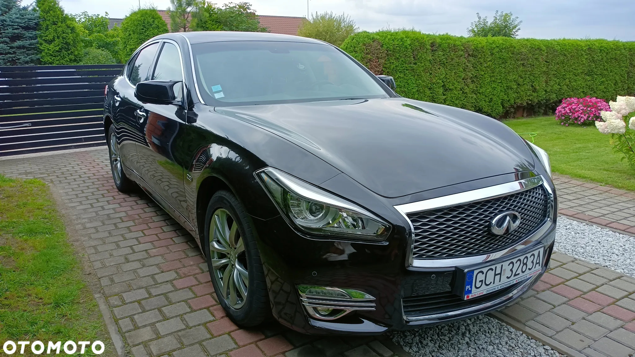 Infiniti Q70 - 2