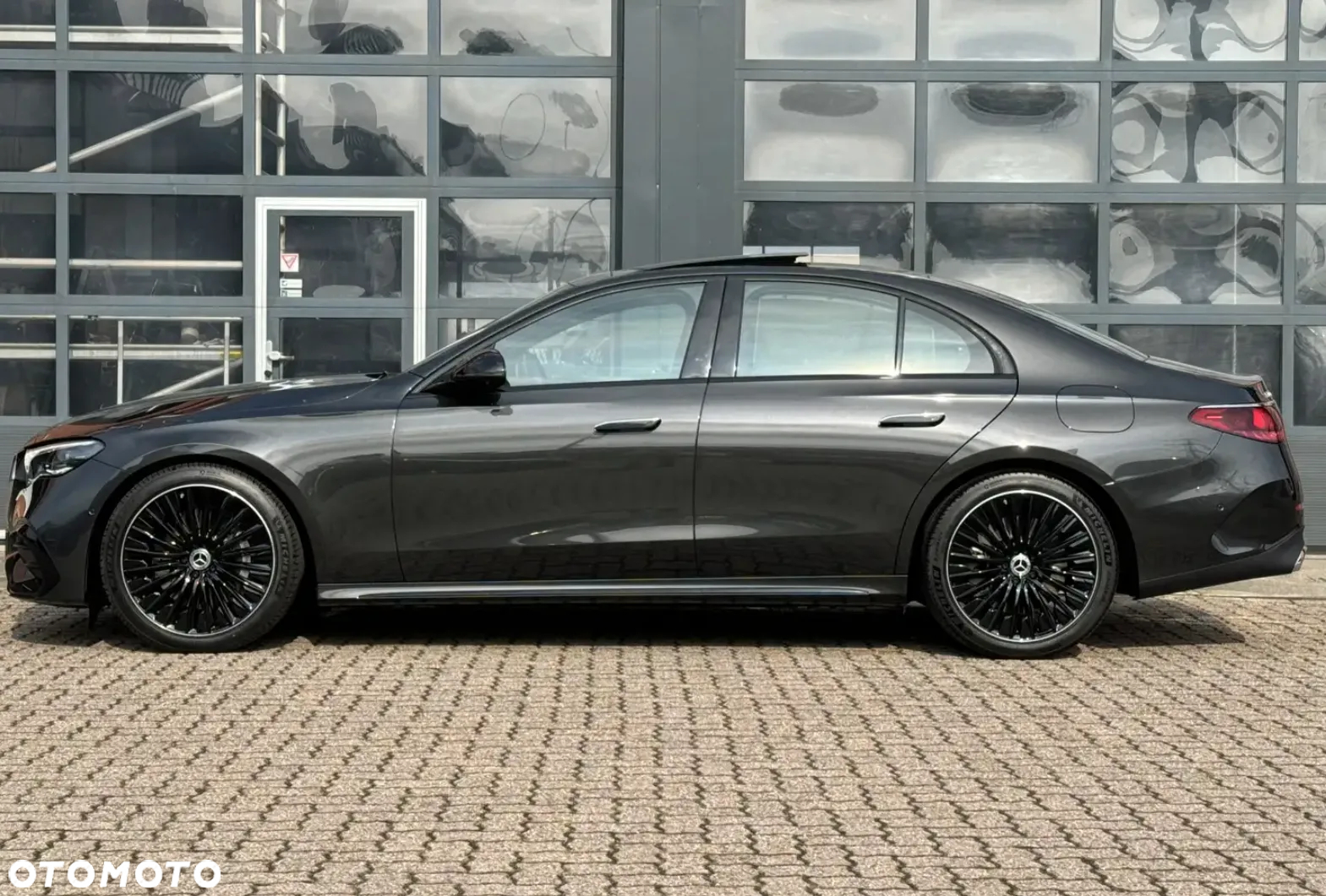 Mercedes-Benz Klasa E 200 mHEV 4-Matic AMG 9G-Tronic - 3