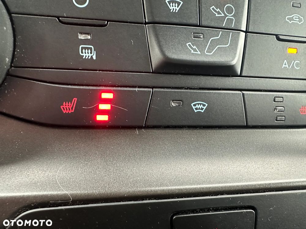 Ford TRANSIT CUSTOM - 19