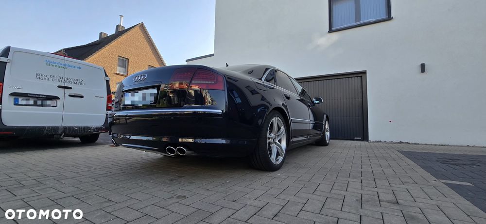 Audi A8 4.2 Quattro - 7