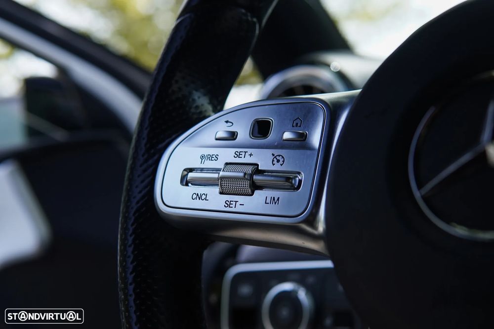 Mercedes-Benz A 250 e 8G-DCT AMG Line - 35