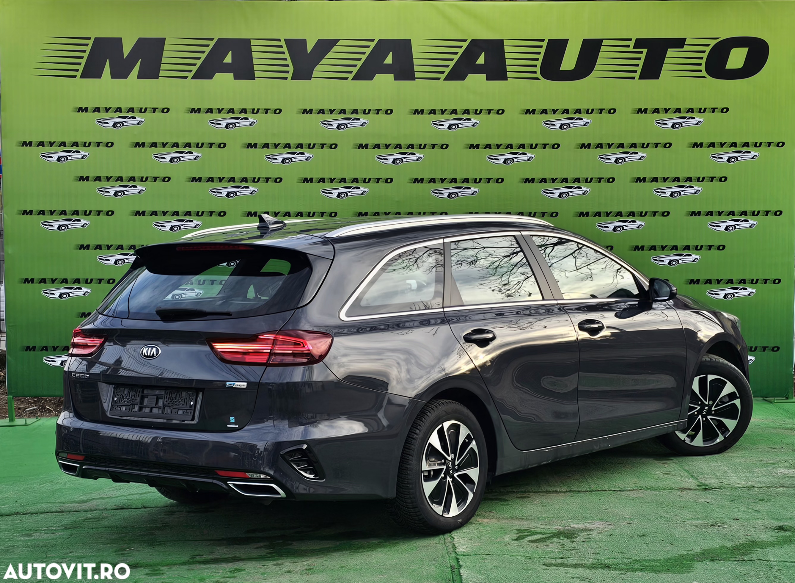 Kia Ceed SW 1.6 GDI DCT OPF Plug-in-Hybrid Platinum Edition - 11