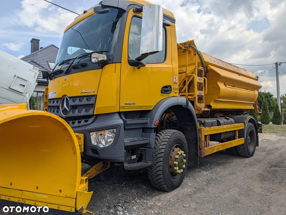 Mercedes-Benz AROSC 1824 4x4 - 4