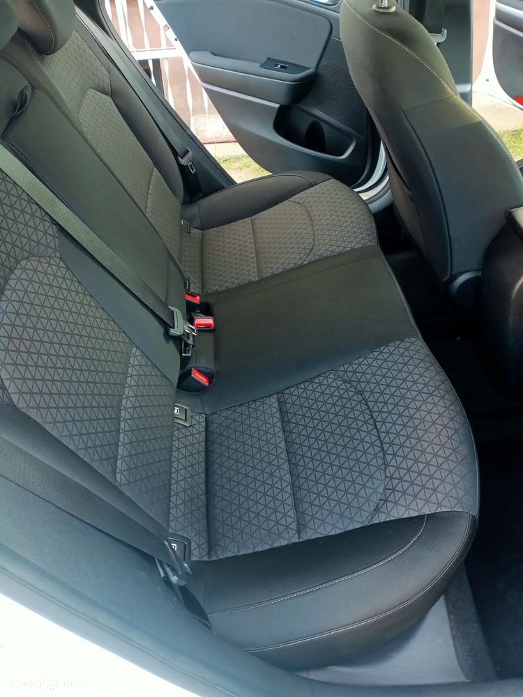 Kia Ceed 1.6 CRDi mHEV S - 12