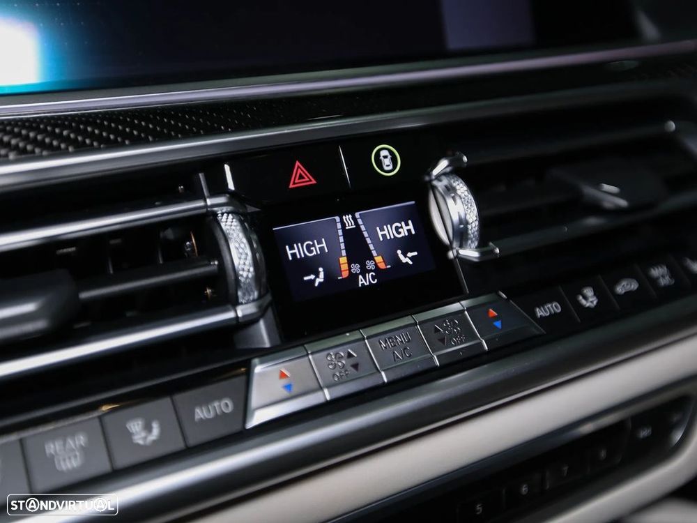 BMW X6 M50i Pack 50 anos - 37