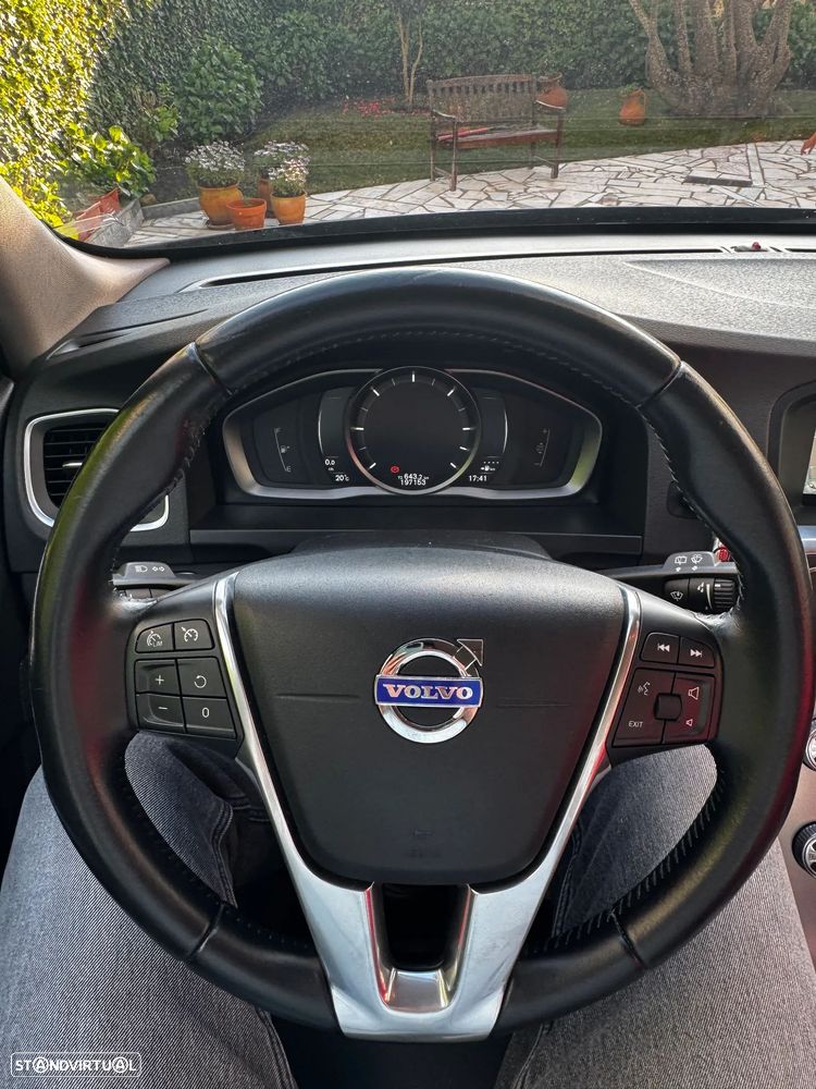 Volvo V60 2.0 D4 Momentum - 10