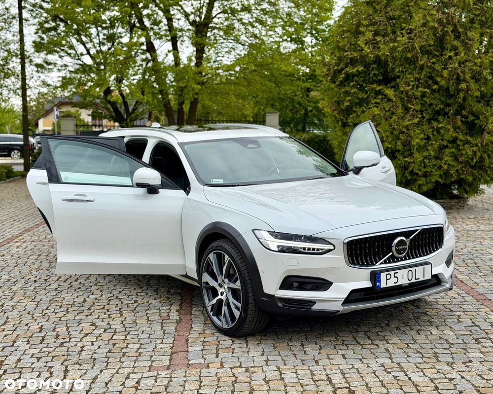 Volvo V90 Cross Country B5 D AWD Ultimate - 10