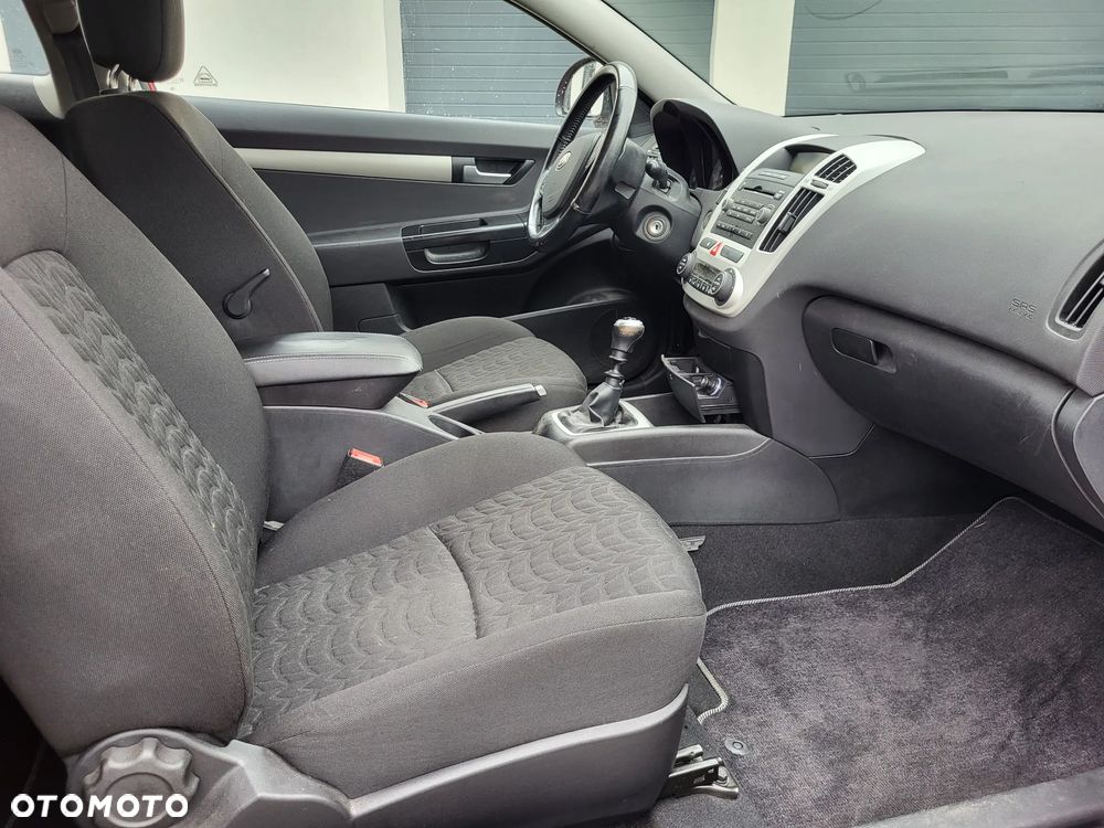 Kia Ceed 1.6 Comfort - 10