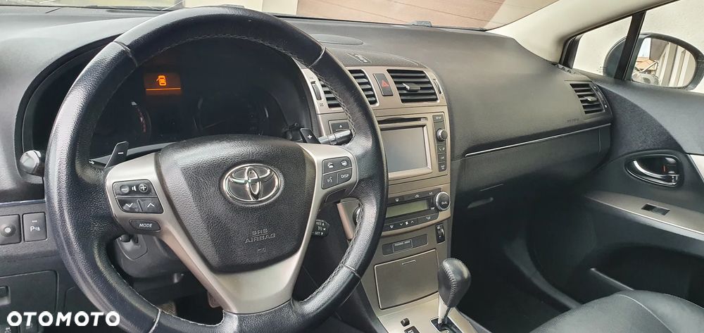 Toyota Avensis - 20