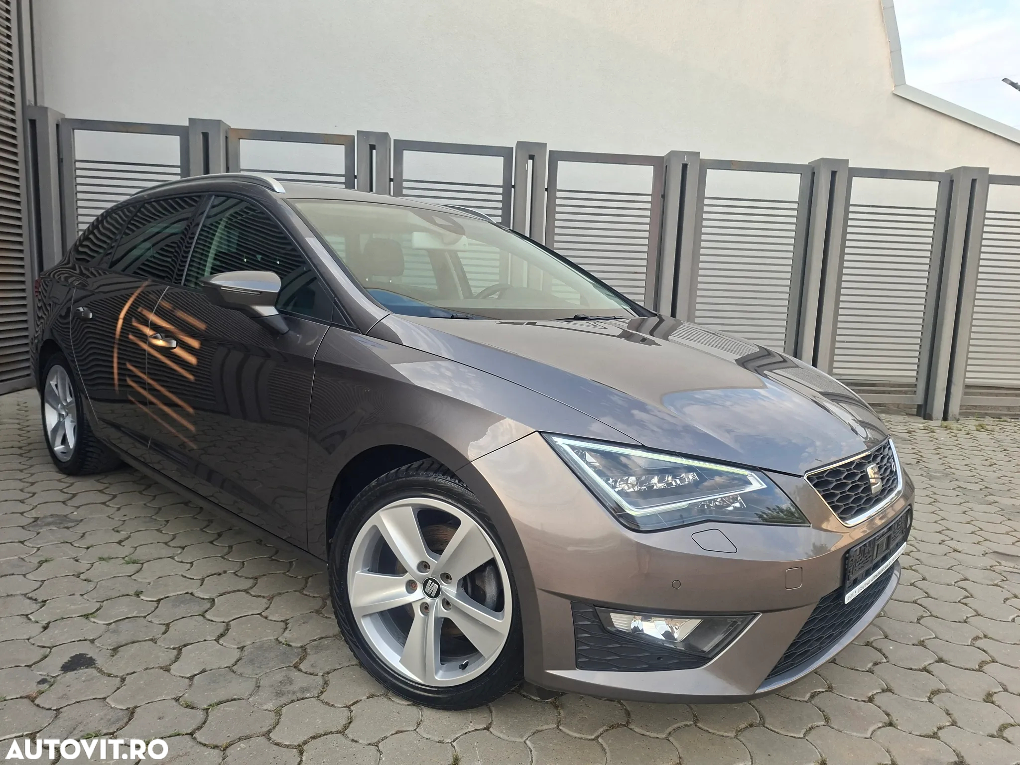 Seat Leon ST 2.0 TDI Start&Stop DSG FR - 33