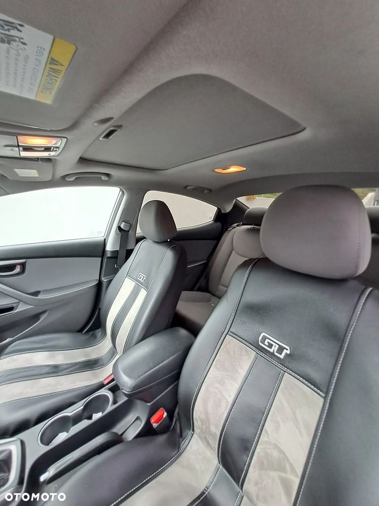 Hyundai Elantra - 6