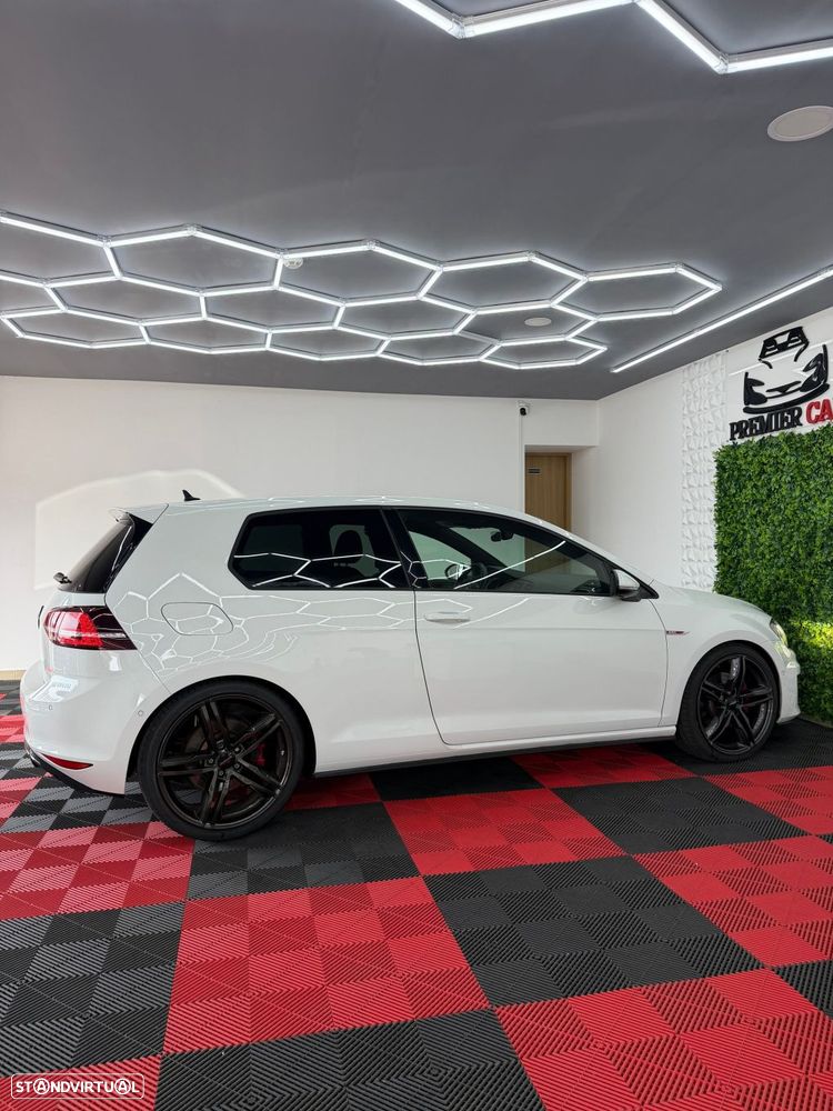 VW Golf GTI Performance BlueMotion - 16