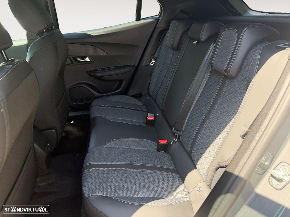 Peugeot e-2008 54 kWh Allure - 13