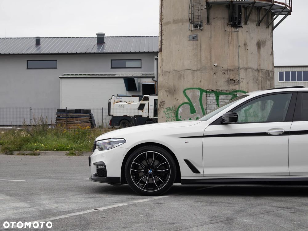 BMW Seria 5 520d xDrive - 16