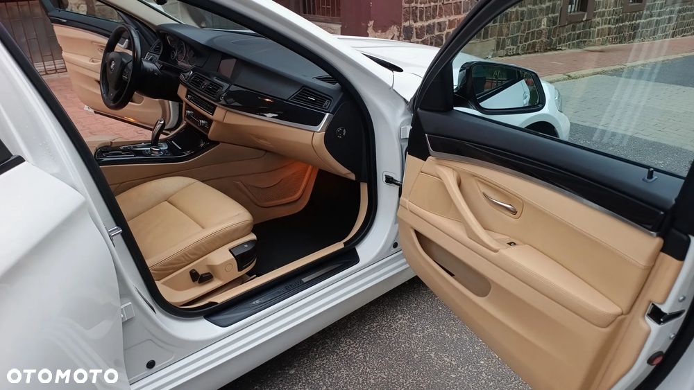 BMW Seria 5 520d Luxury Line - 7
