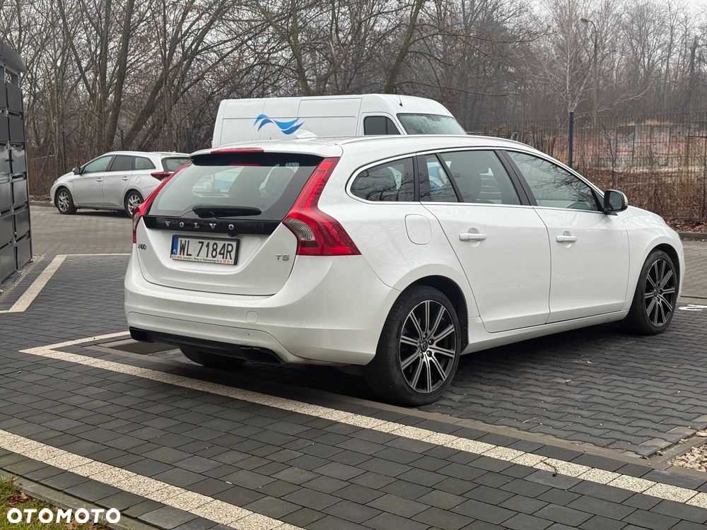 Volvo V60 T5 Geartronic Momentum - 4