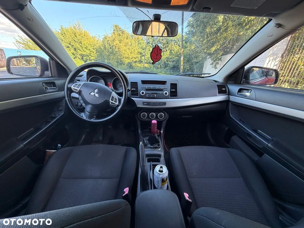 Mitsubishi Lancer 1.8 Invite - 11