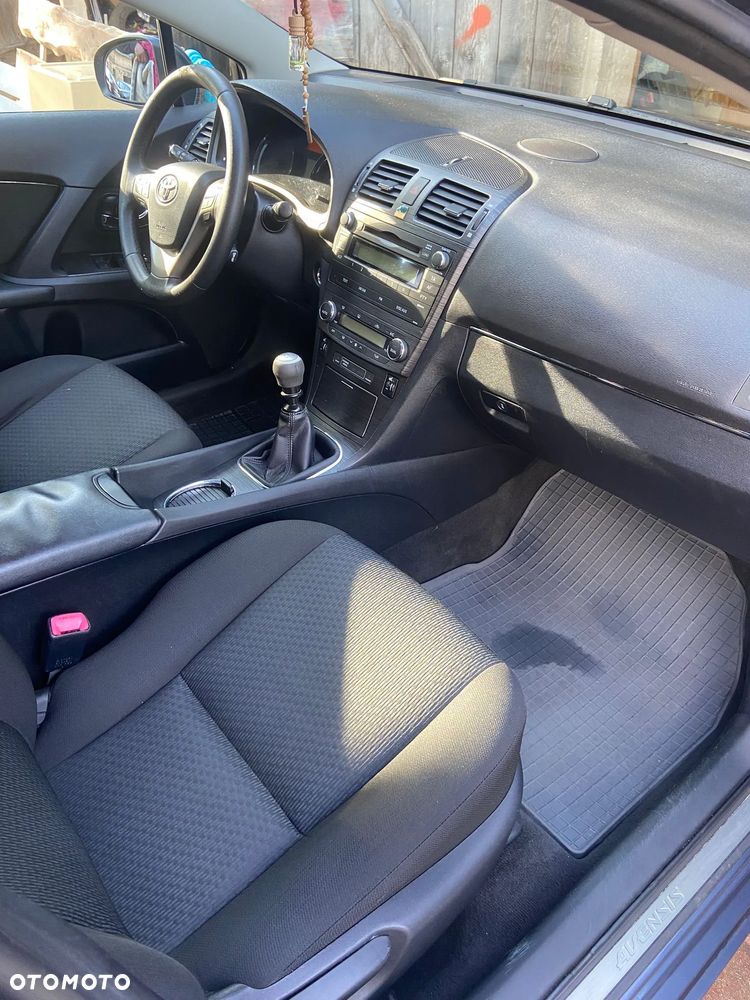 Toyota Avensis Touring Sports 1.8 Comfort - 11