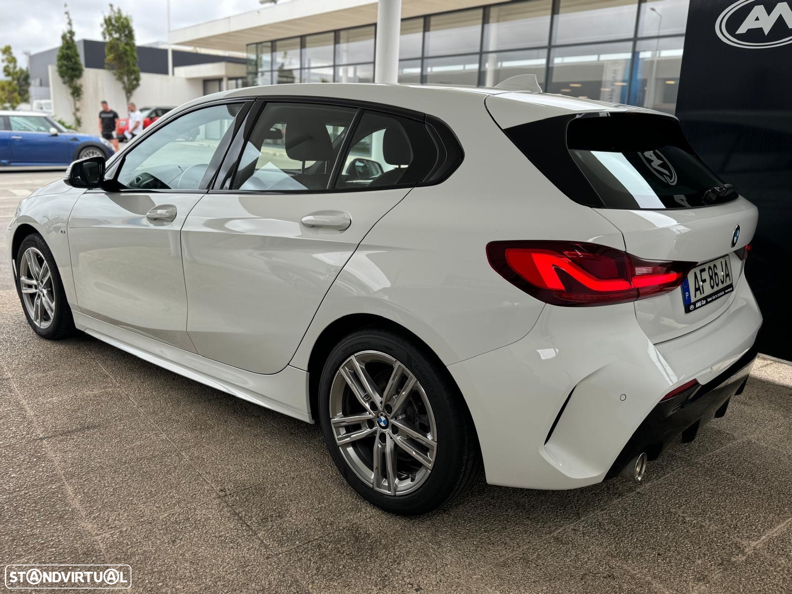 BMW 118 i Pack Desportivo M Auto - 2