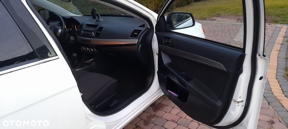 Mitsubishi Lancer 1.6 ClearTec Inform - 11