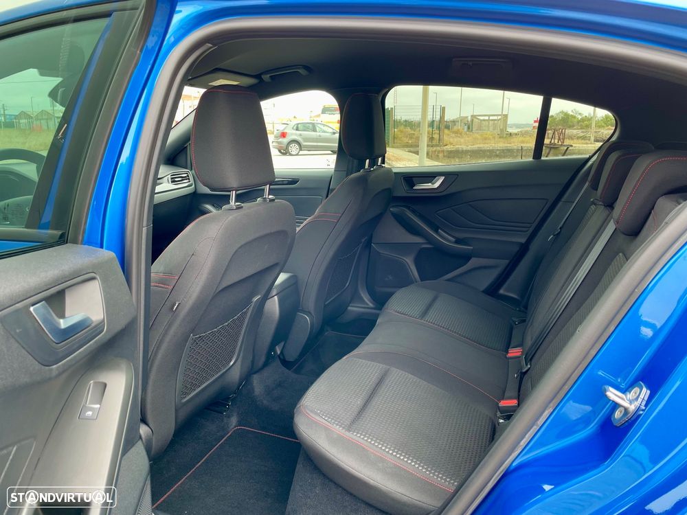 Ford Focus 1.0 EcoBoost MHEV ST-Line - 14