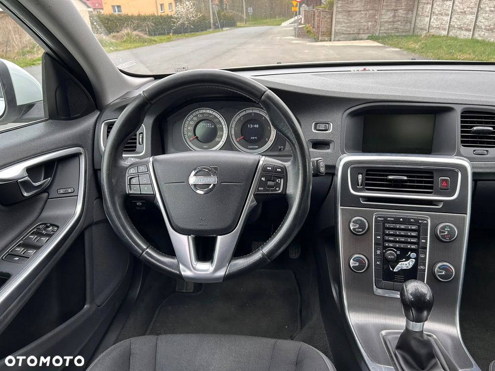 Volvo V60 D3 Momentum - 9