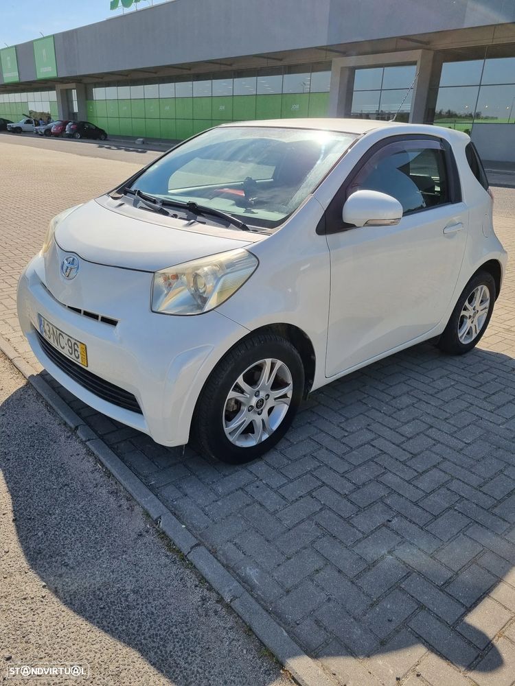 Toyota iQ - 2