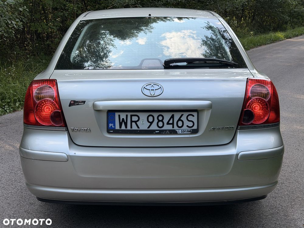 Toyota Avensis - 5
