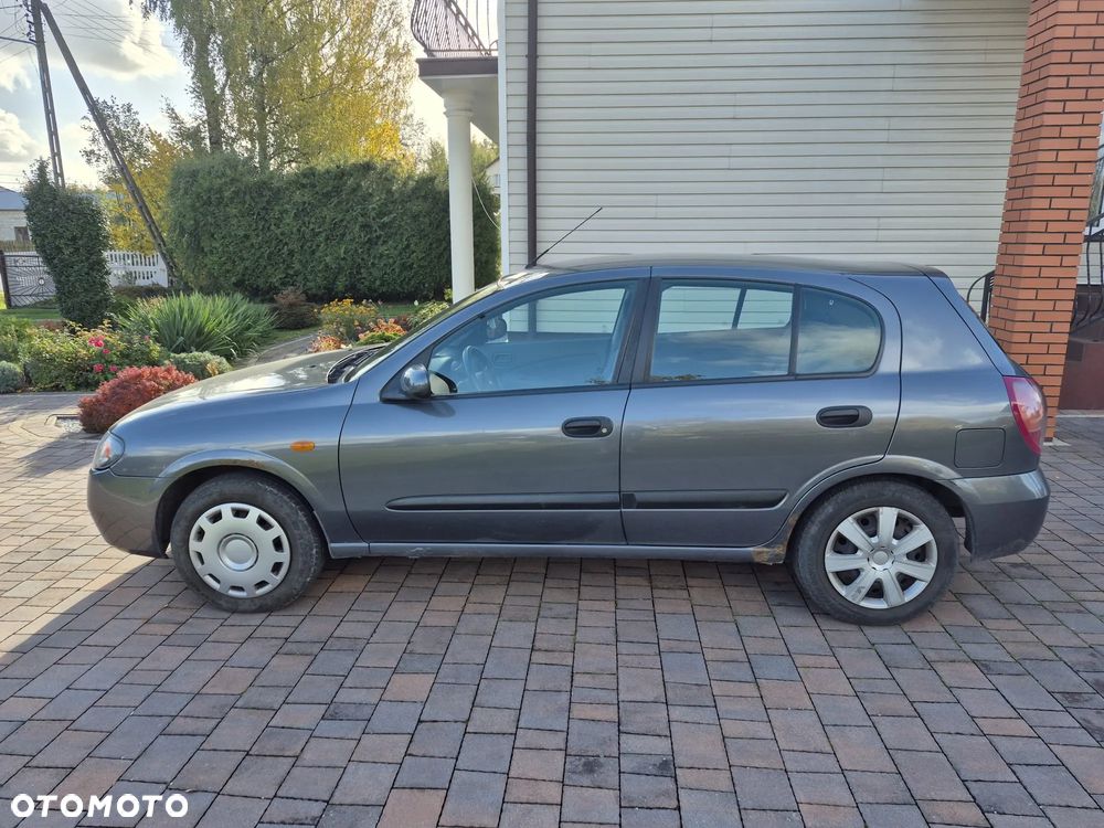 Nissan Almera 2002 photo 2