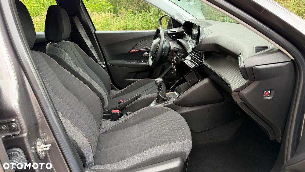 Peugeot 2008 1.2 PureTech Active Pack S&S - 17