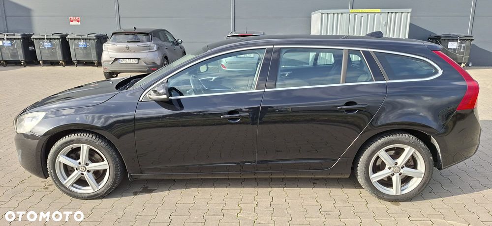 Volvo V60 T3 Kinetic - 23