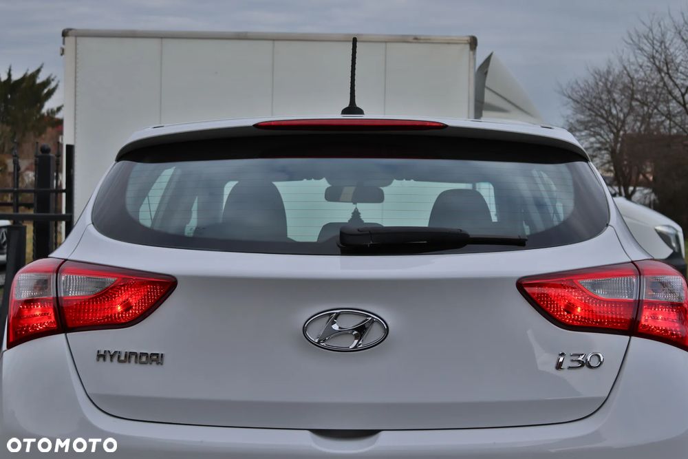 Hyundai i30 blue 1.4 Trend - 10