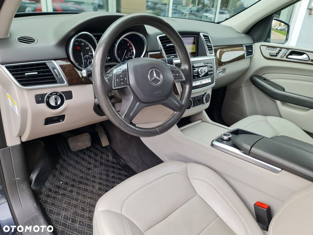 Mercedes-Benz ML 350 BlueTec 4-Matic - 16