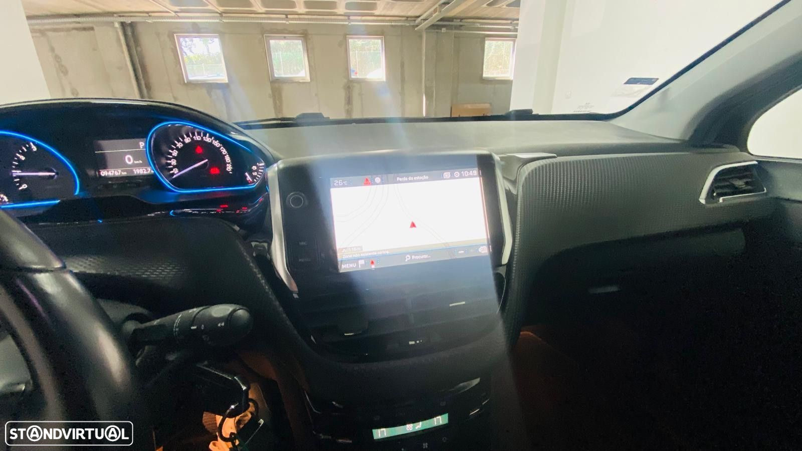 Peugeot 2008 1.2 PureTech Allure EAT6 - 12