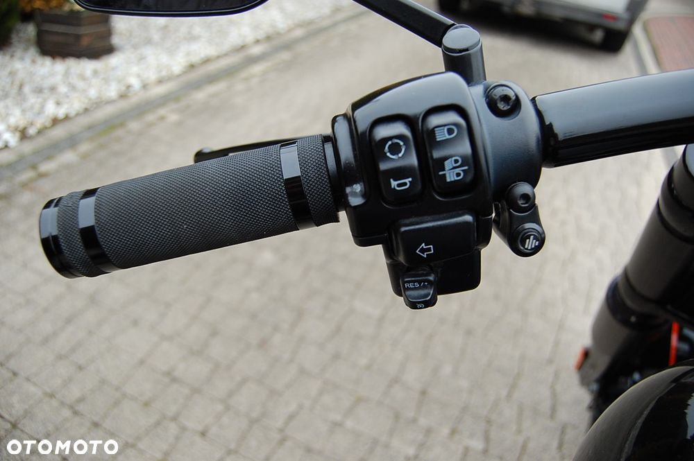 Harley-Davidson Softail Breakout - 5