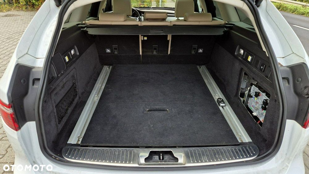 Jaguar XF 20d Sportbrake Prestige - 15