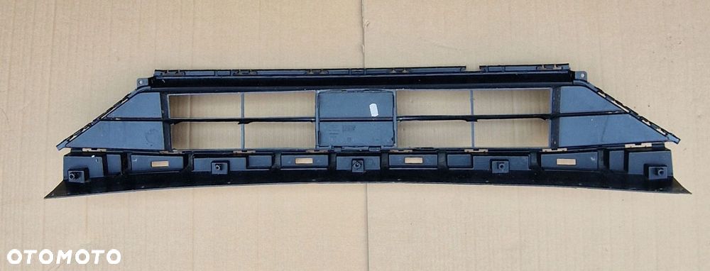 KRATKA W ZDERZAK FORD KUGA ORYGINAŁ - 3