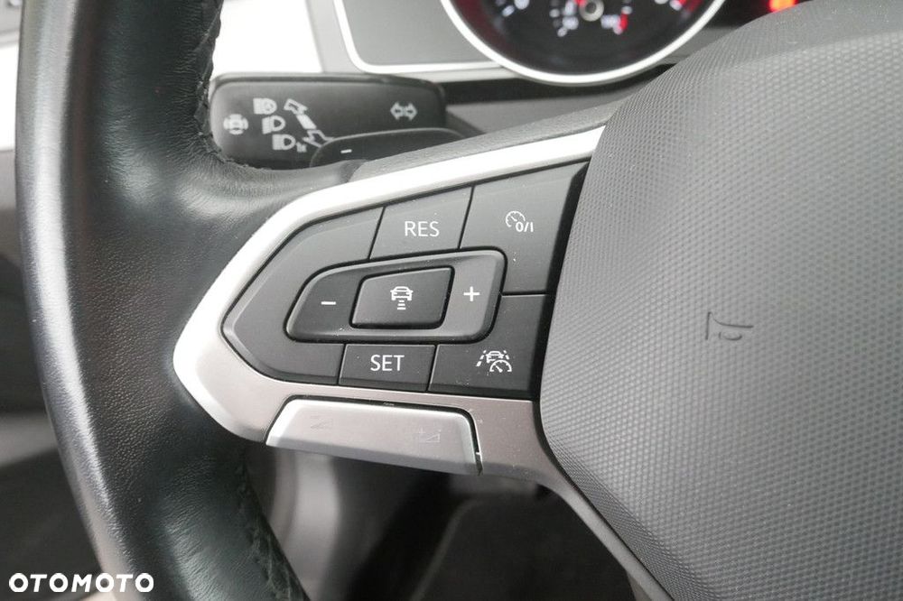 Volkswagen Passat Variant 2.0 TSI Business DSG - 24