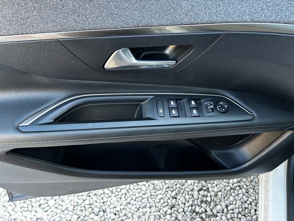 Peugeot 3008 1.6 PureTech HYbrid4 GT Line S&S EAT8 - 30