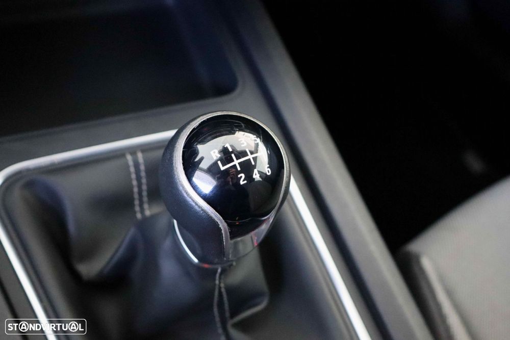 SEAT Leon ST 2.0 TDI Style Edição Fiscal - 35