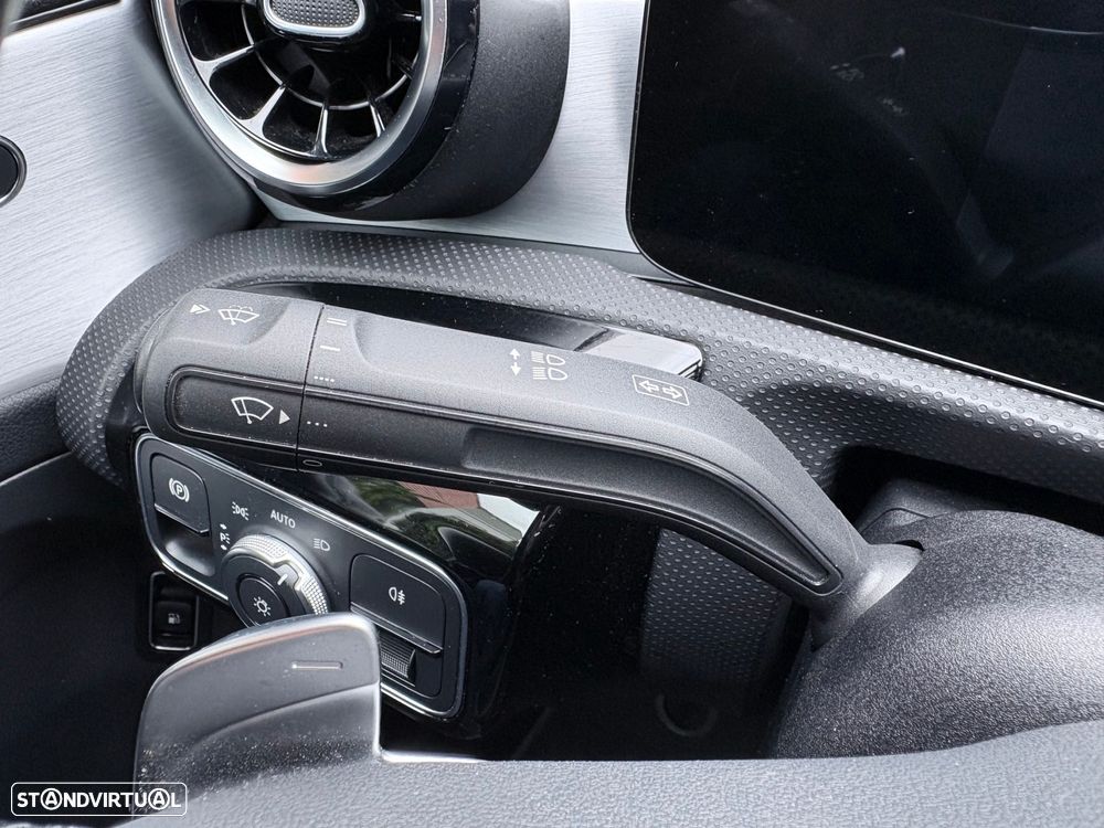 Mercedes-Benz A 250 Limousine e AMG Line - 37