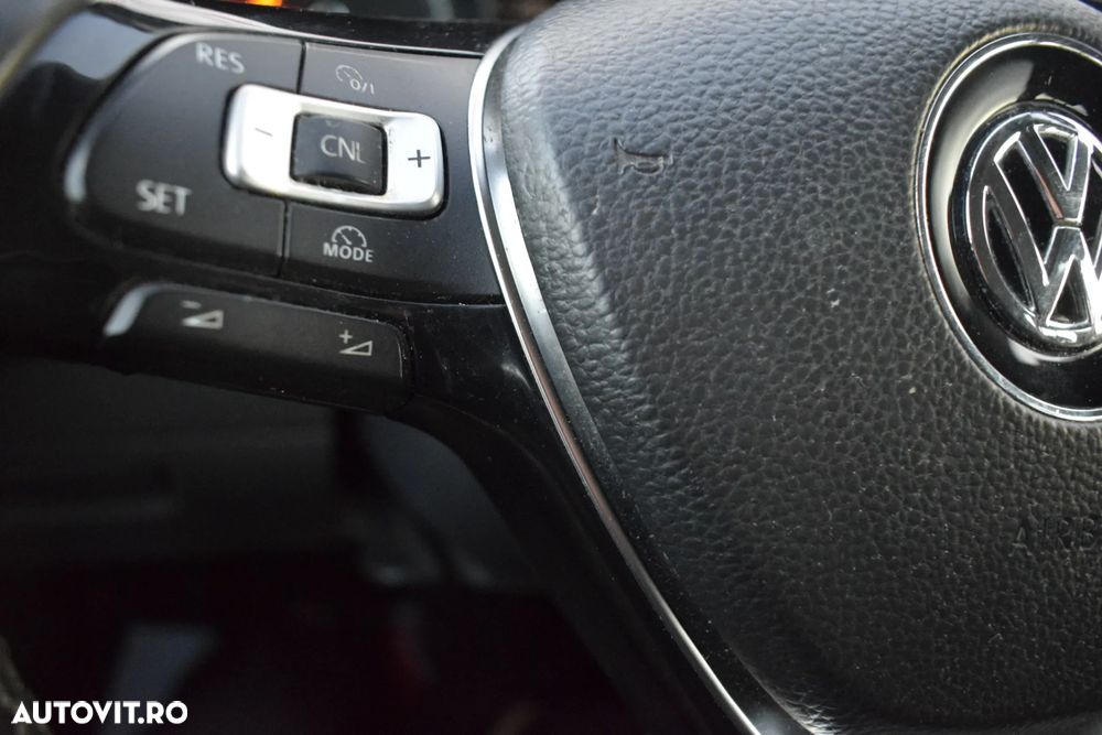 Volkswagen Golf 2.0 TDI 4Motion BlueMotion Technology Edition - 20