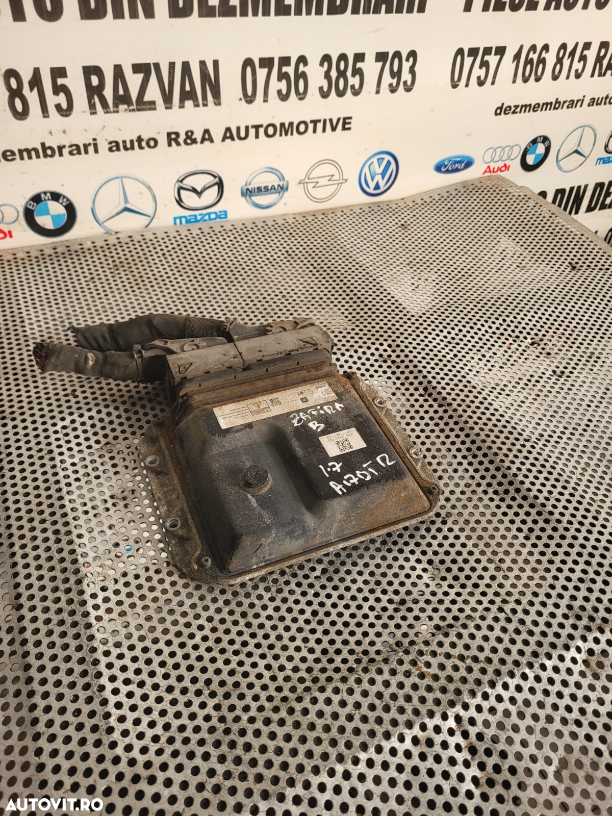 Calculator Motor ECU Opel Zafira B Denso Euro 5  Motor A17DTR Cod 55595618 Dezmembrez Opel Zafira B 1.7 Cdti Euro 5 Motor A17DTR Cutie M32 - 3